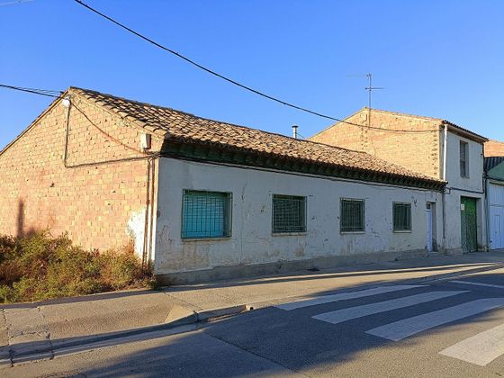 Foto 2 de Chalet en venta en calle El Pilar de 5 habitaciones con terraza y garaje