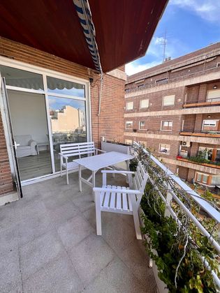 Foto 2 de Piso en alquiler en calle De Moreto de 1 habitación con terraza y balcón