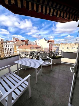 Foto 1 de Piso en alquiler en calle De Moreto de 1 habitación con terraza y balcón