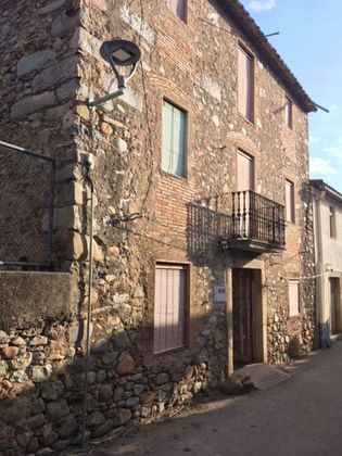 Foto 1 de Venta de casa en Bescanó de 8 habitaciones con jardín