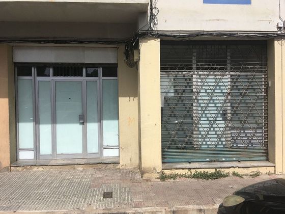Foto 2 de Local en venda a calle Del Riu Güell de 84 m²