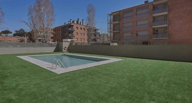 Foto 1 de Pis en venda a Sant Fost de Campsentelles de 3 habitacions amb terrassa i piscina