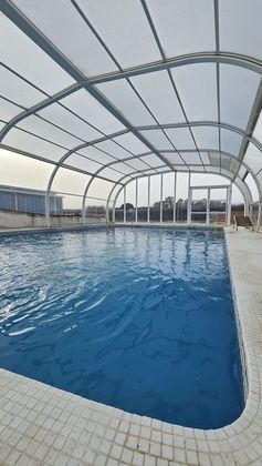 Foto 2 de Chalet en venta en Ugena de 9 habitaciones con terraza y piscina