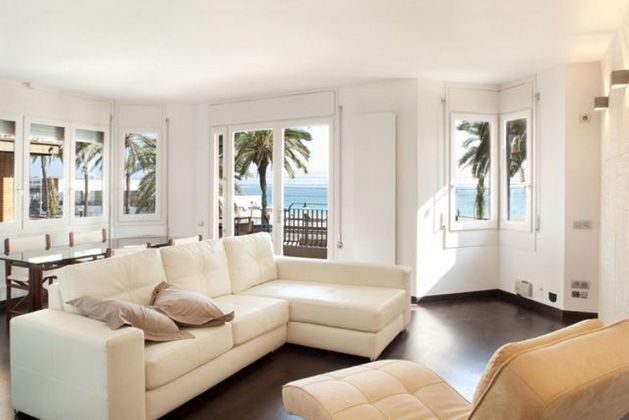 Foto 1 de Piso en venta en Centre - Badalona de 2 habitaciones con terraza y aire acondicionado