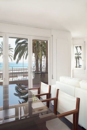 Foto 2 de Pis en venda a Centre - Badalona de 2 habitacions amb terrassa i aire acondicionat