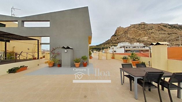 Foto 1 de Piso en venta en Casco Antiguo - Santa Cruz de 3 habitaciones con terraza y garaje