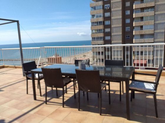 Foto 2 de Piso en venta en Campello Playa de 4 habitaciones con terraza y balcón
