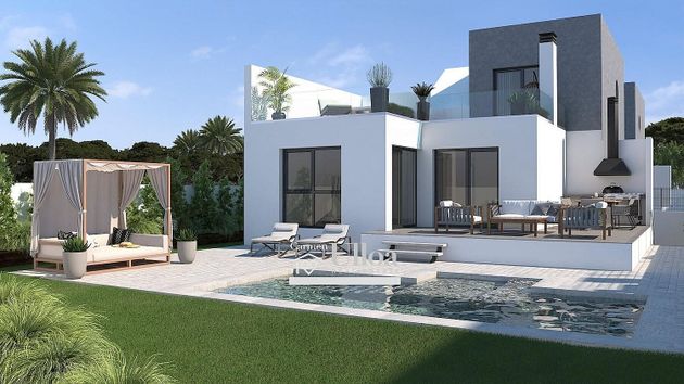 Foto 1 de Xalet en venda a San Juan de Alicante/Sant Joan d´Alacant de 4 habitacions amb terrassa i piscina
