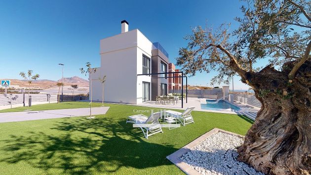 Foto 2 de Chalet en venta en Beniarbeig de 3 habitaciones con terraza y piscina