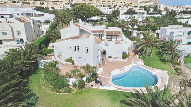 Foto 1 de Xalet en venda a Almerimar - Balerma - San Agustín - Costa de Ejido de 5 habitacions amb terrassa i piscina