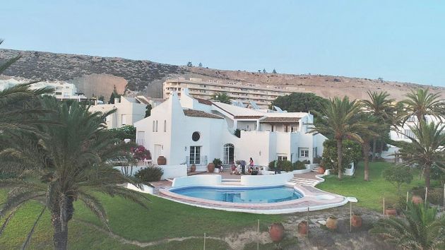 Foto 2 de Xalet en venda a Almerimar - Balerma - San Agustín - Costa de Ejido de 5 habitacions amb terrassa i piscina