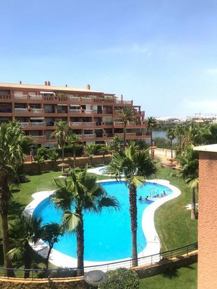 Foto 2 de Piso en venta en Almerimar - Balerma - San Agustín - Costa de Ejido de 2 habitaciones con terraza y piscina