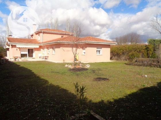 Foto 1 de Casa en venda a Villar de Olalla de 7 habitacions amb piscina i balcó