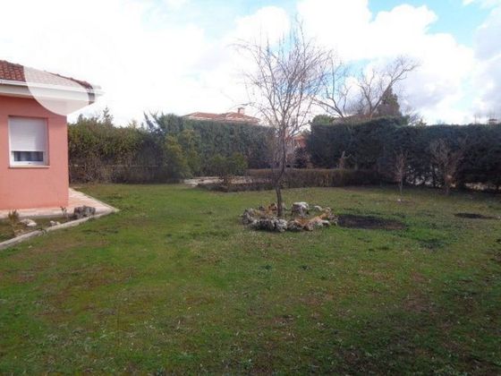 Foto 2 de Casa en venda a Villar de Olalla de 7 habitacions amb piscina i balcó