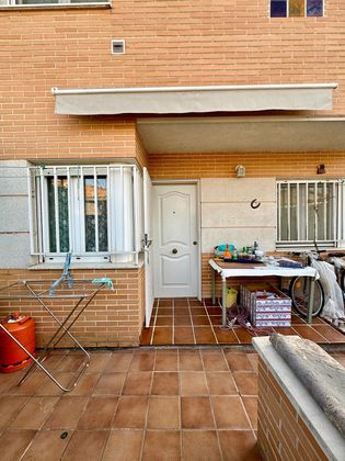 Foto 2 de Venta de casa en Yunquera de Henares de 3 habitaciones con garaje y jardín