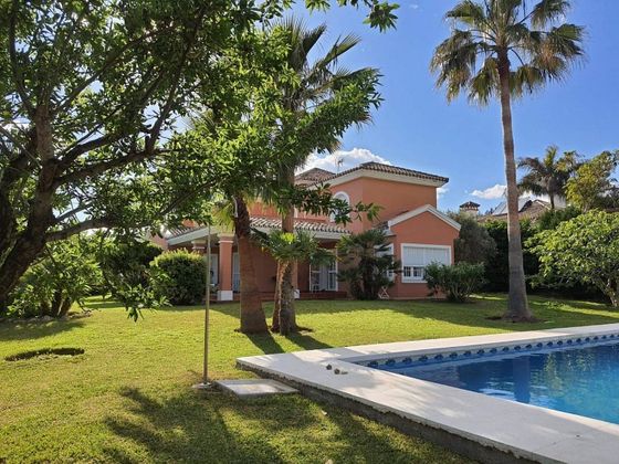 Foto 1 de Xalet en venda a Estepona Oeste - Valle Romano - Bahía Dorada de 4 habitacions amb terrassa i piscina