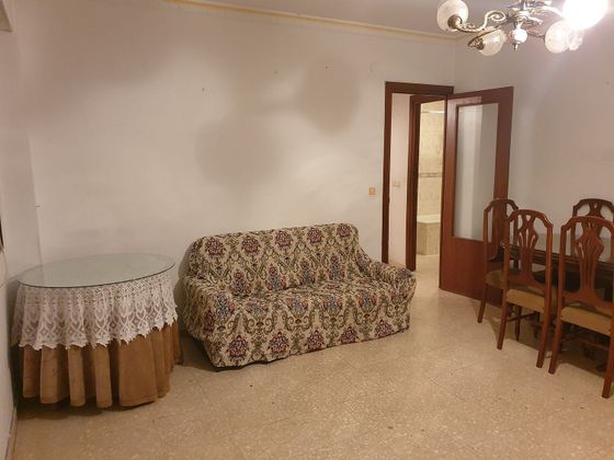 Foto 2 de Venta de piso en Ubrique de 3 habitaciones con balcón y aire acondicionado