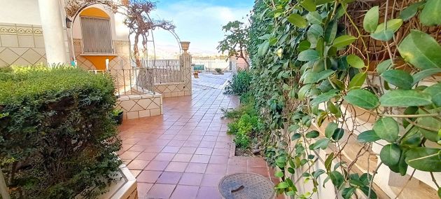 Foto 1 de Casa adossada en venda a Huércal de Almería de 5 habitacions amb terrassa i piscina