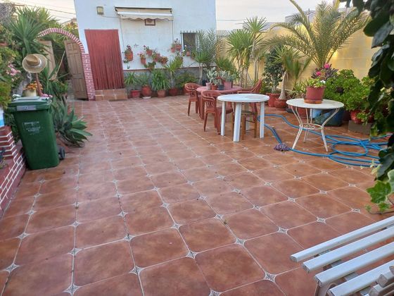 Foto 1 de Casa rural en venta en Adra de 2 habitaciones con terraza y piscina