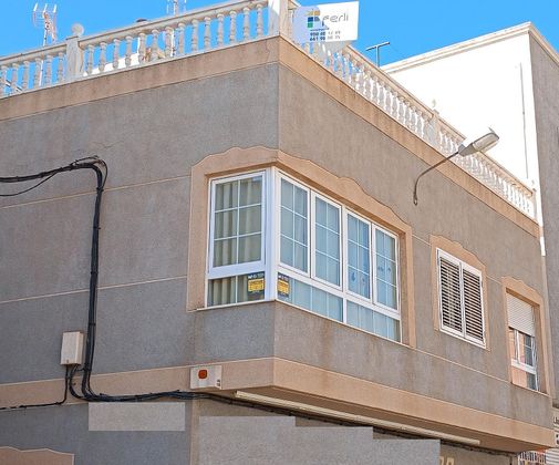 Foto 1 de Piso en venta en Adra de 4 habitaciones con terraza y balcón
