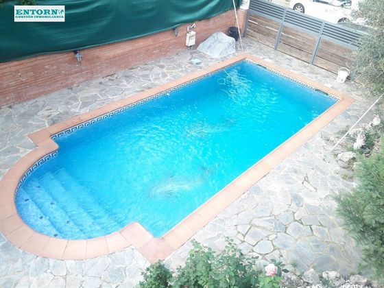 Foto 1 de Venta de chalet en Polinyà de 3 habitaciones con terraza y piscina