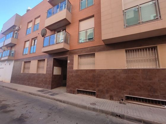 Foto 1 de Edificio en venta en calle Castellón de 710 m²