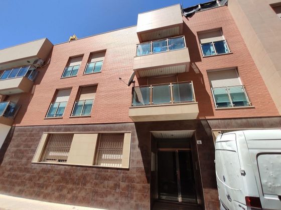 Foto 2 de Edificio en venta en calle Castellón de 710 m²