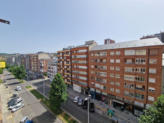 Foto 2 de Pis en venda a avenida America de 2 habitacions amb terrassa i garatge