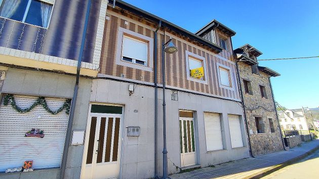 Foto 1 de Casa en venta en Vega de Espinareda de 3 habitaciones con terraza y garaje