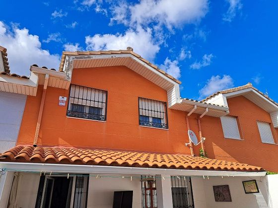 Foto 1 de Venta de casa adosada en Ontígola de 3 habitaciones con terraza y garaje