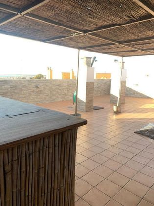 Foto 2 de Venta de ático en V Centenario-Piletas-Capuchinos de 4 habitaciones con terraza y garaje