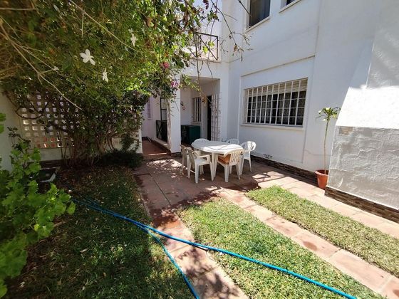 Foto 2 de Xalet en venda a V Centenario-Piletas-Capuchinos de 4 habitacions amb terrassa i balcó