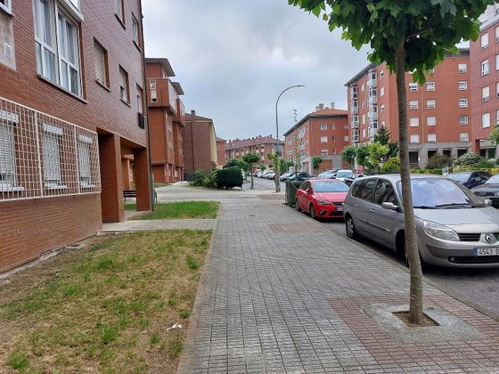 Foto 2 de Venta de piso en Corvera de Asturias de 4 habitaciones con terraza y calefacción