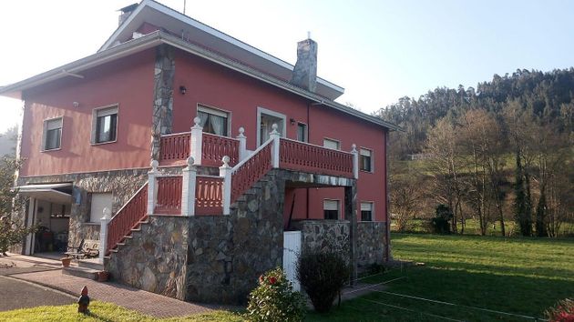 Foto 1 de Xalet en venda a Pravia de 7 habitacions amb terrassa i garatge