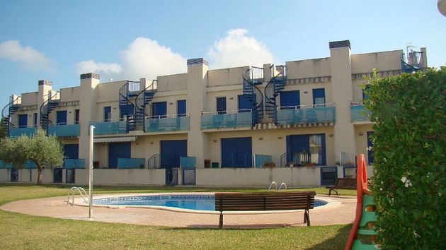 Foto 1 de Casa en venta en Ampolla, l´ de 4 habitaciones con terraza y piscina