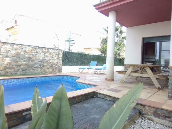 Foto 2 de Xalet en venda a Deltebre de 3 habitacions amb terrassa i piscina