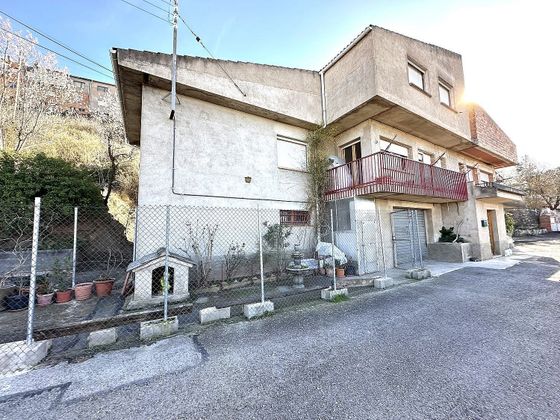 Foto 1 de Casa adosada en venta en Cardona de 9 habitaciones con terraza y garaje