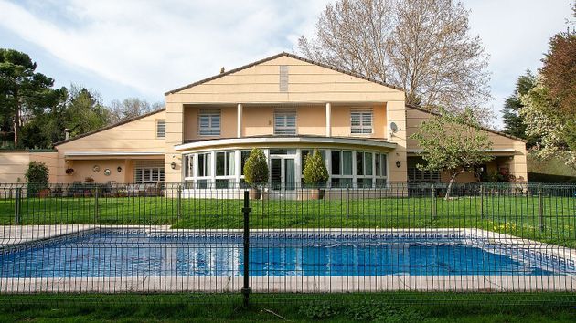 Foto 1 de Xalet en venda a La Moraleja distrito de 6 habitacions amb terrassa i piscina