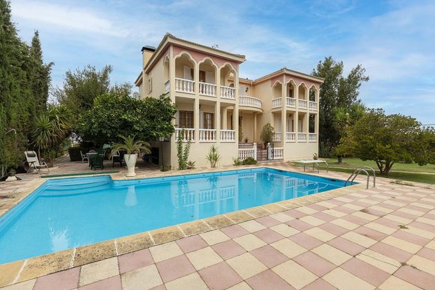 Foto 1 de Xalet en venda a Alhendín de 5 habitacions amb terrassa i piscina