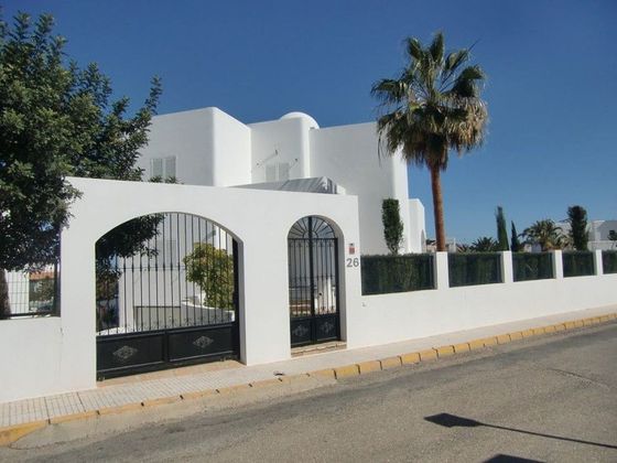 Foto 1 de Xalet en venda a Urb. Vista de los Ángeles de 4 habitacions amb terrassa i piscina