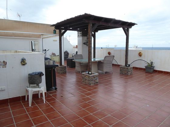 Foto 2 de Àtic en venda a calle Calderon de 3 habitacions amb terrassa i garatge