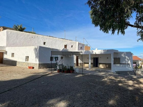 Foto 1 de Casa rural en venta en Cuevas del Almanzora pueblo de 3 habitaciones con terraza y jardín