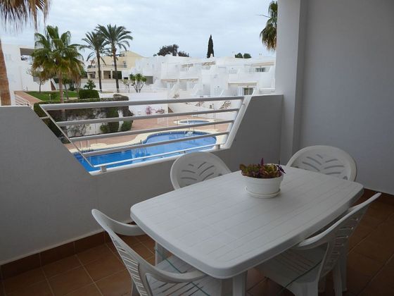 Foto 2 de Piso en venta en Urb. El Palmeral de 2 habitaciones con terraza y piscina
