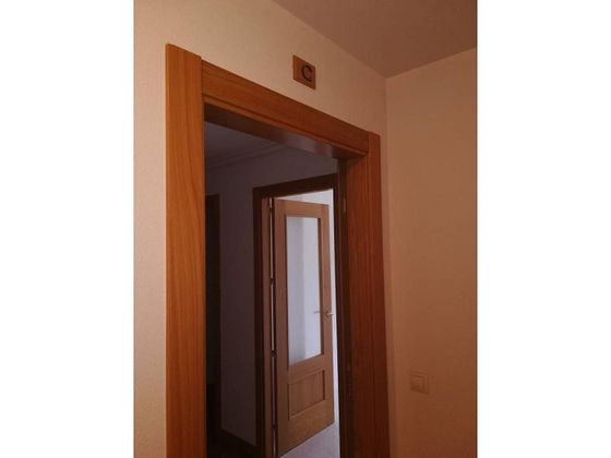 Foto 1 de Pis en venda a calle Viña Palacio de 3 habitacions amb garatge i balcó