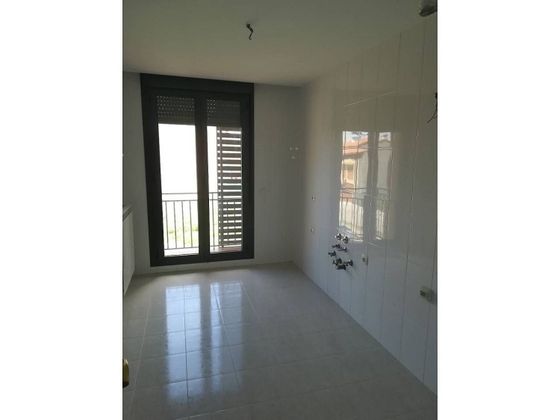 Foto 2 de Pis en venda a calle Viña Palacio de 3 habitacions amb garatge i balcó