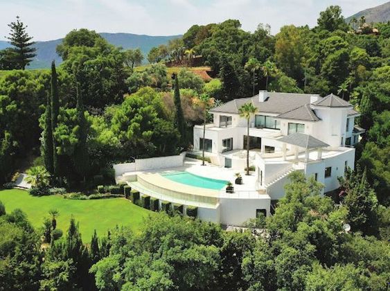 Foto 1 de Casa en venda a El Padrón - El Velerín - Voladilla de 5 habitacions amb terrassa i piscina