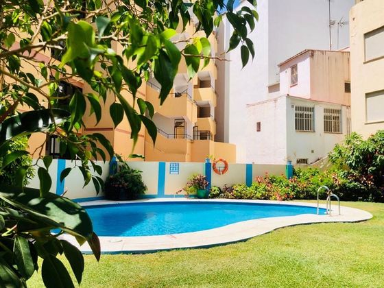 Foto 2 de Pis en venda a Playa Bajadilla - Puertos de 2 habitacions amb terrassa i piscina