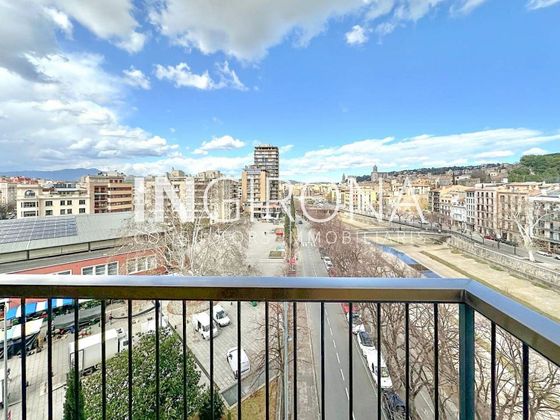 Foto 2 de Piso en alquiler en Centre - Girona de 4 habitaciones con terraza y balcón