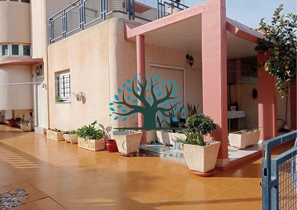 Foto 1 de Venta de dúplex en calle Los Gallegos de 4 habitaciones con terraza y jardín