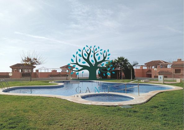 Foto 1 de Piso en venta en calle Isla Ferriola de 6 habitaciones con terraza y piscina